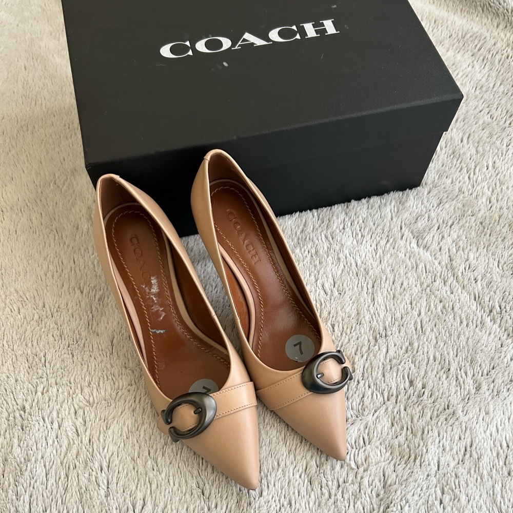 Coach pum shoes
